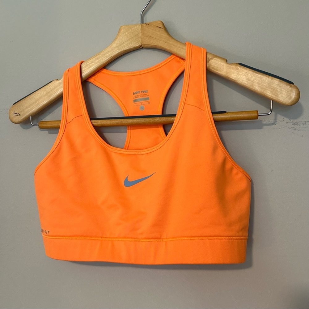 Nike Pro Women's Swoosh Dry Fit Medium Support Non-Padded Sports Bra, Size Large